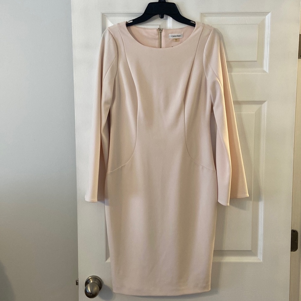 CALVIN KLEIN DRESS size 6 brand new with tag length 38” bust 32”